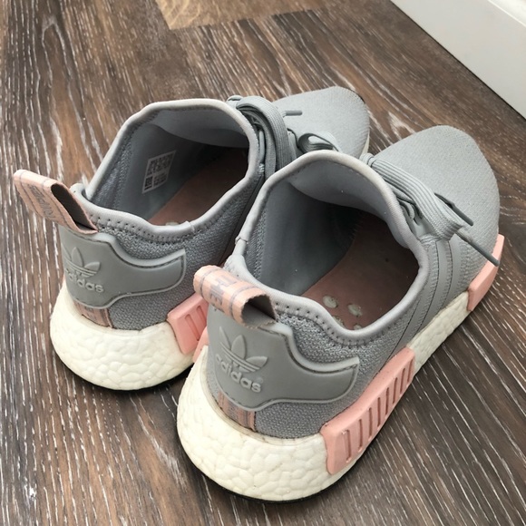 Adidas NMD R1 onyx grey with pink - Picture 2 of 4